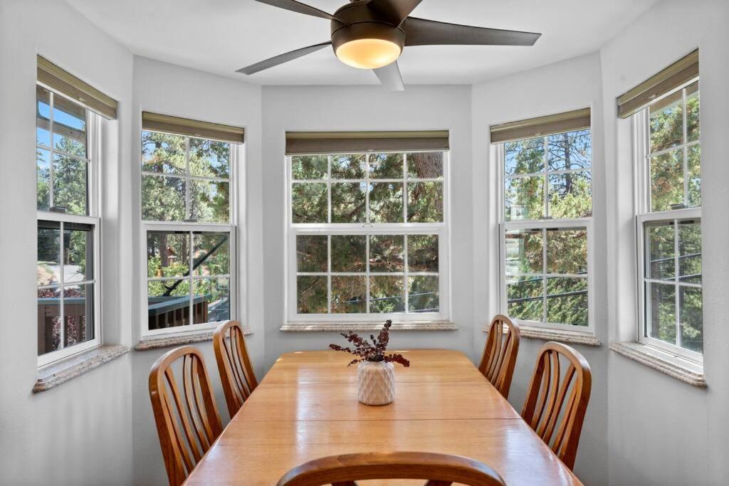 Cozy Cabin Perfect For 2 Families ビッグ・ベアー・レイク エクステリア 写真